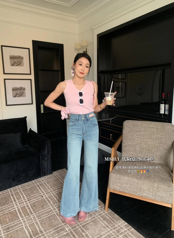 高腰兩粒扣淺色水洗顏色超讚超好看小個子女生友好彈力喇叭褲牛仔褲：圖片 5