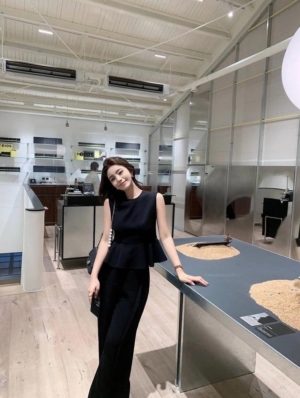 寬鬆休閒純色背心小衫+氣質高腰顯瘦休閒西褲套裝