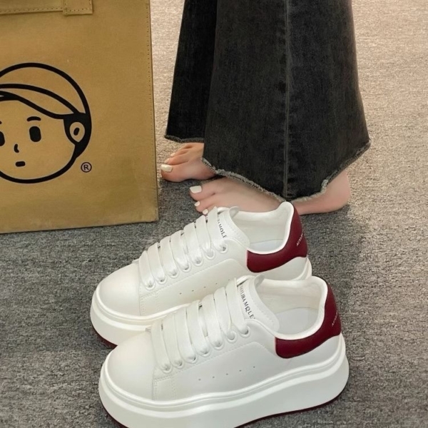 小白鞋女2025春秋爆款百搭厚底小个子增高鞋超火運動休閒松糕板鞋：圖片 2