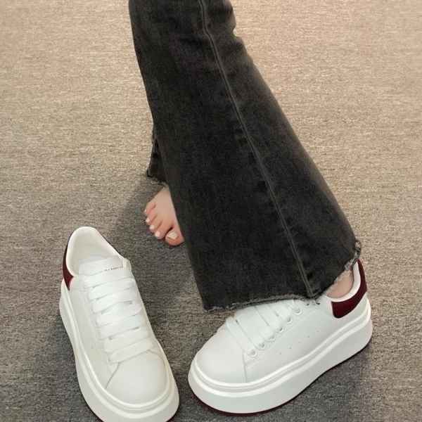 小白鞋女2025春秋爆款百搭厚底小个子增高鞋超火運動休閒松糕板鞋：圖片 5