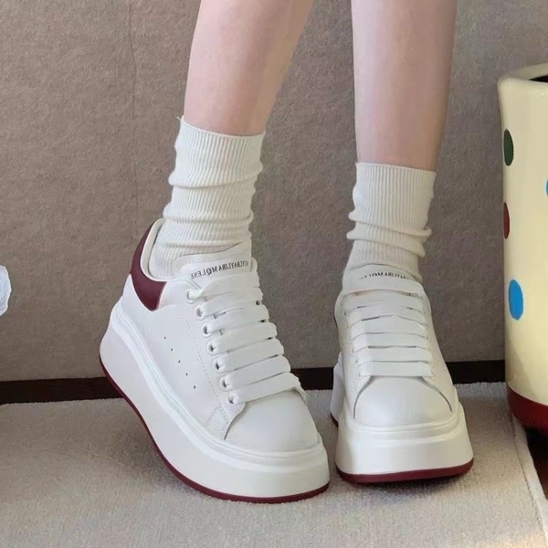 小白鞋女2025春秋爆款百搭厚底小个子增高鞋超火運動休閒松糕板鞋：圖片 6