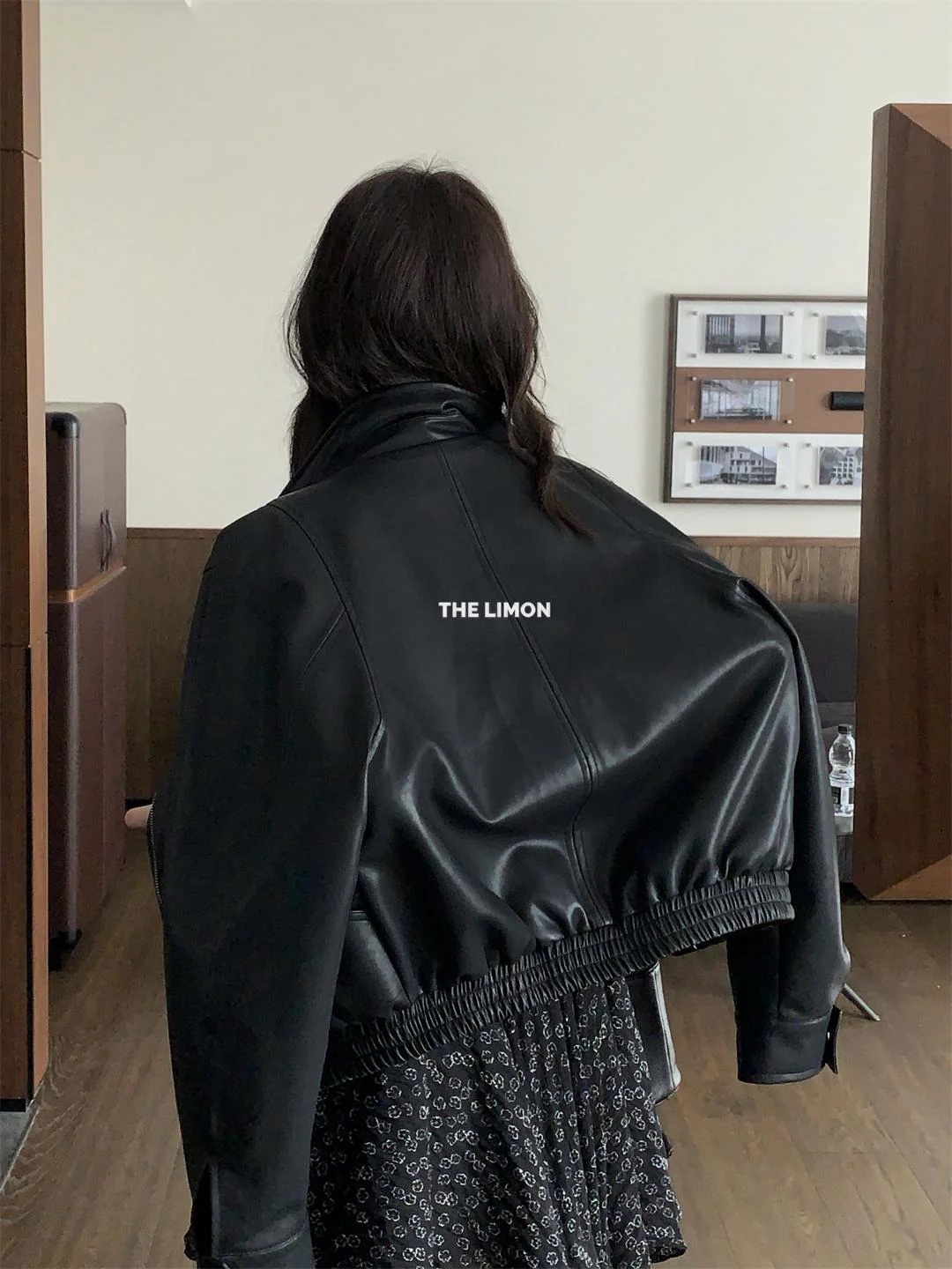 秋上新!可甜可酷少女感!質感在線皮衣短外套:圖片 4