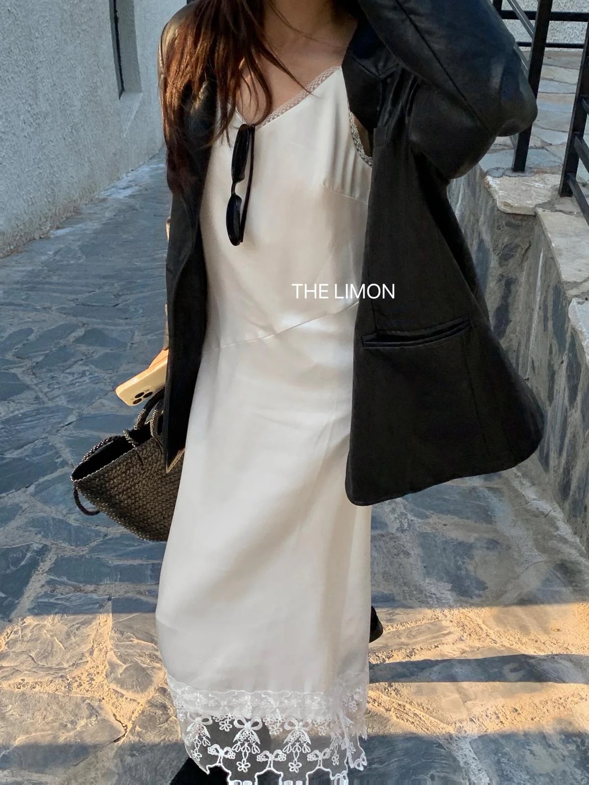 蕾絲拼接光澤感收腰吊帶連衣裙:圖片 4