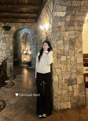 冬季氣質掛脖露肩華夫格百搭針織衫